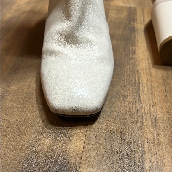 Stuart Weitzman White Heeled Boots - Picture 5 of 7
